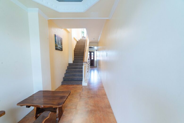 Hotel Reddoorz @ Old Buswang Road