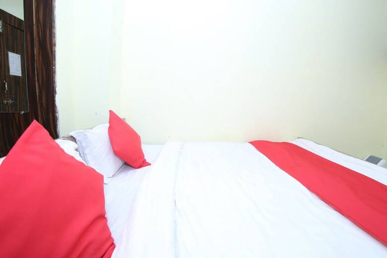 Oyo 29245 Hotel E Square
