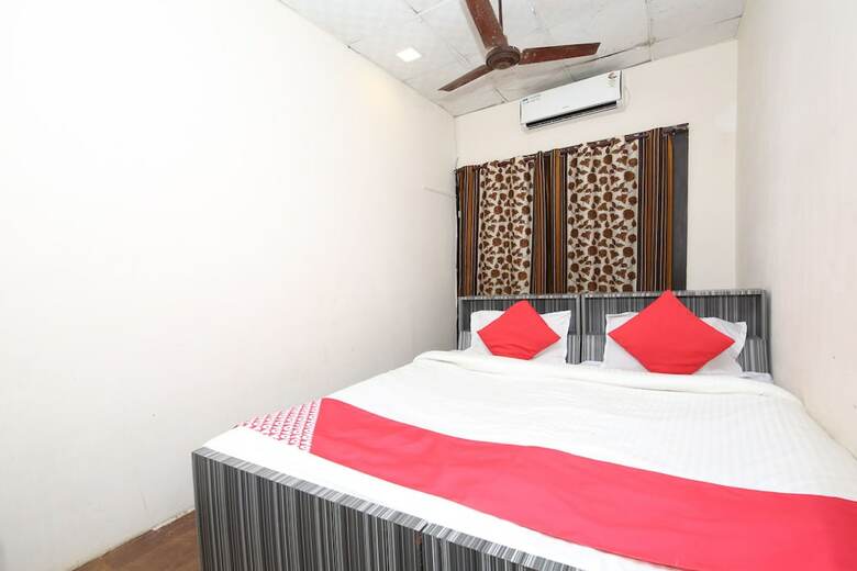 Oyo 29245 Hotel E Square