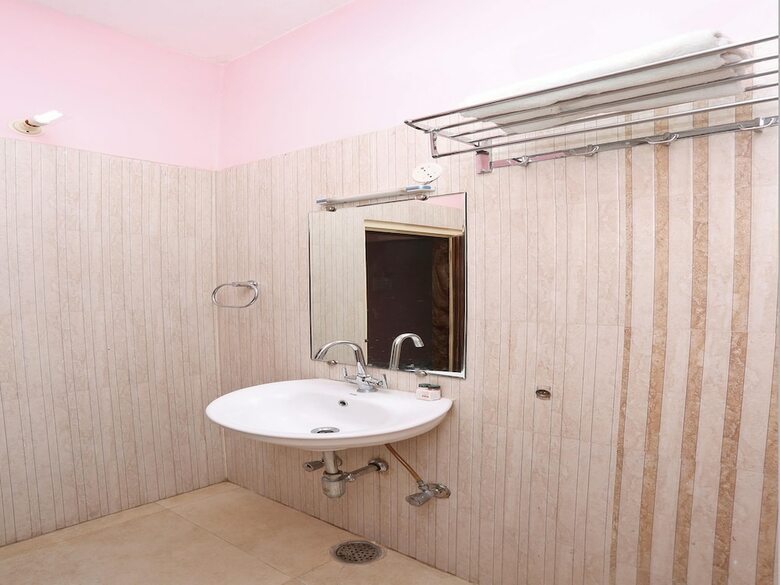Oyo 44549 Hotel Benjamin