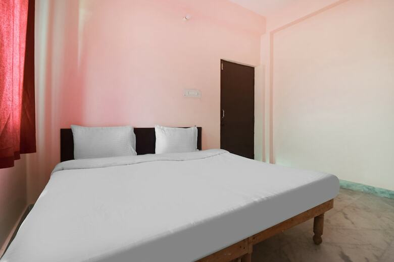 Spot On 46953 Hotel Taqgene