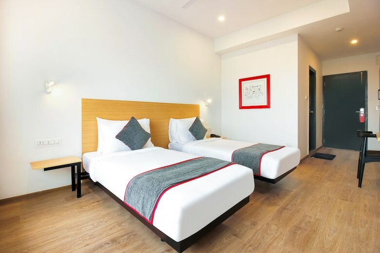 Hotel Oyo Townhouse 151 H Square