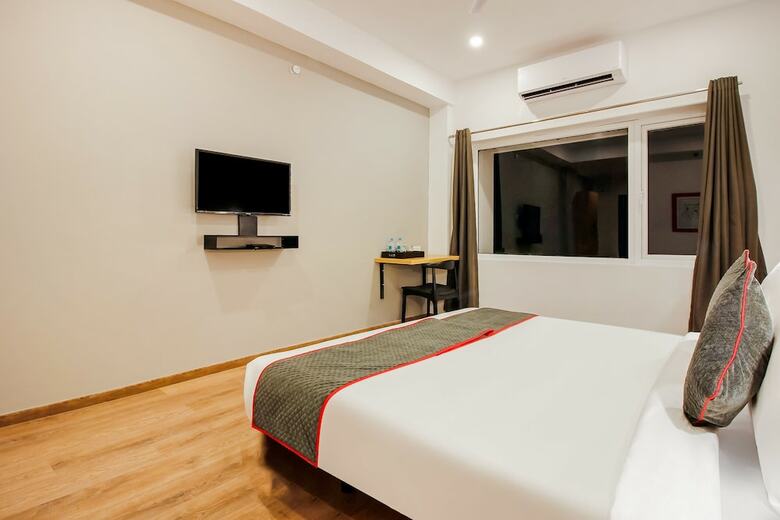 Hotel Oyo Townhouse 151 H Square
