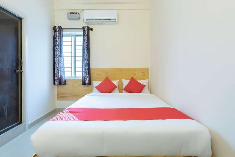 Hotel Oyo 44601 Akthar Comforts