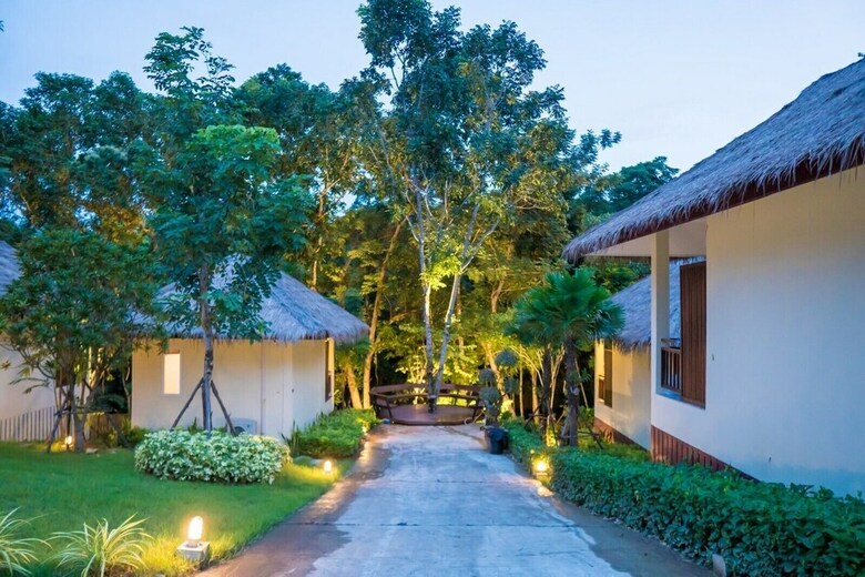 Hotel Elysian Koh Chang Bungalows And Pool Villa