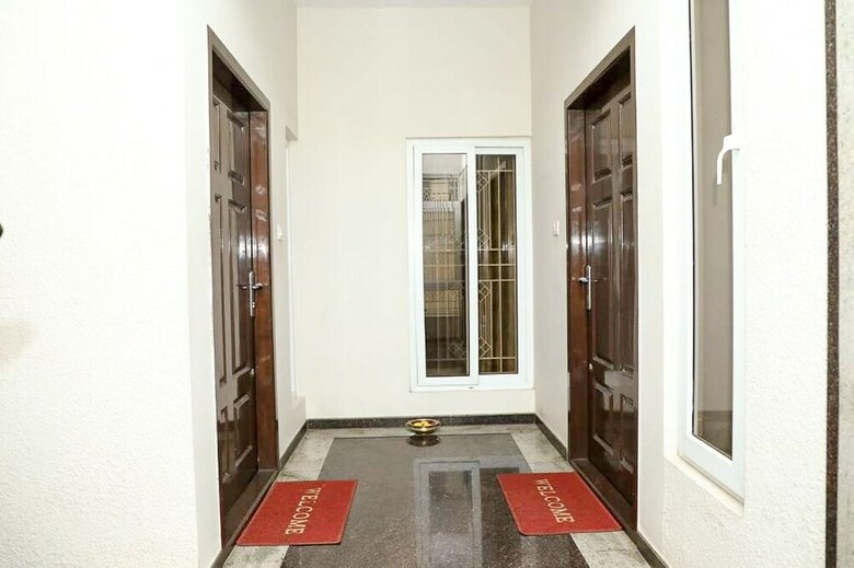Hotel Pink Petals Service Apartments