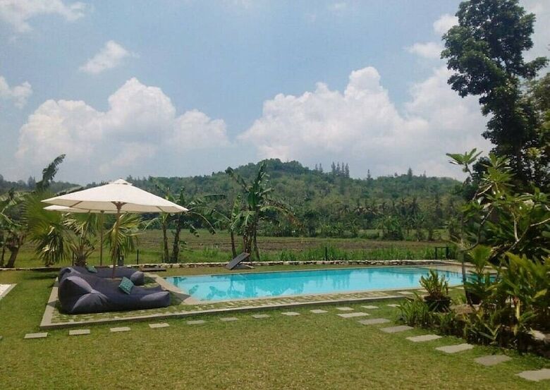 Hotel Blue Garden Yogyakarta