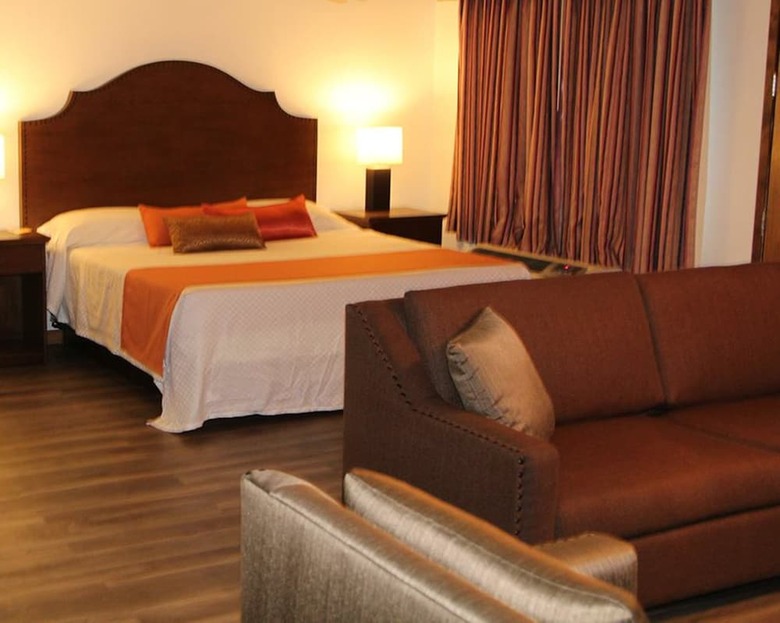 Hotel Estancia Inn