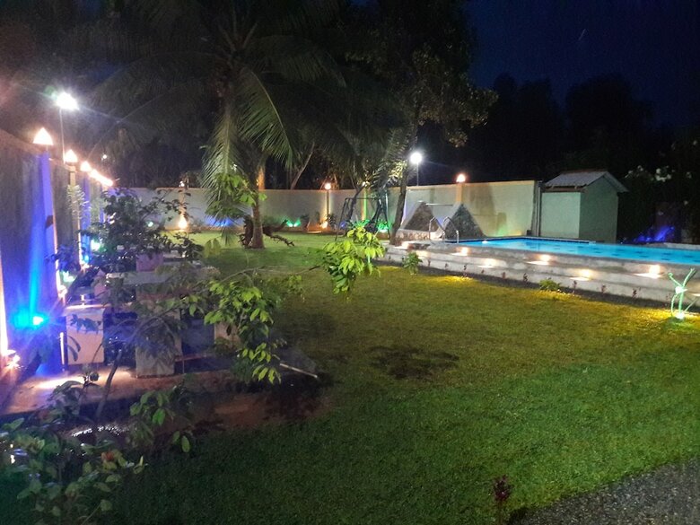 Hotel Airport Eco Chalet