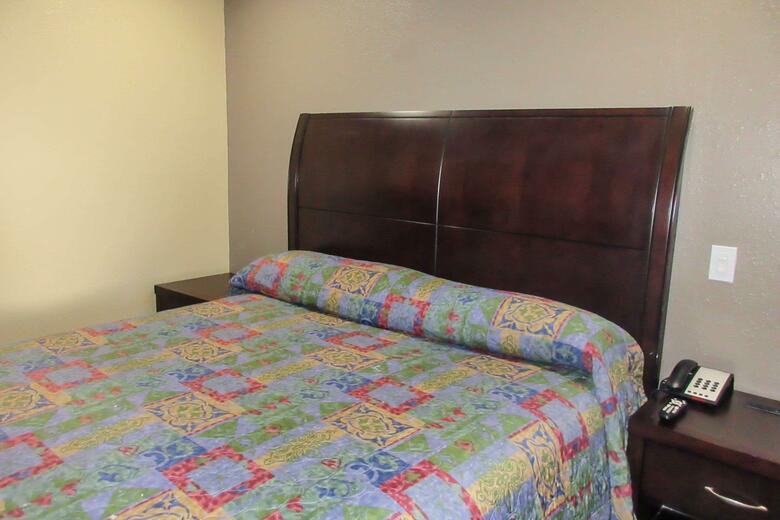 Motel Econo Lodge Inn & Suites