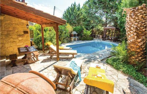 Three-bedroom Holiday Home In Miliou Paphos