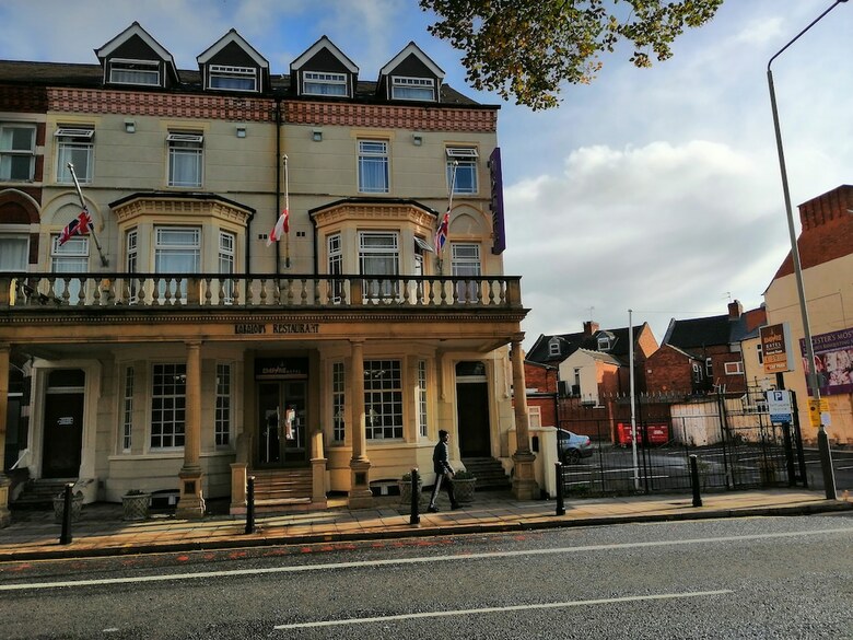 Empire Hotel