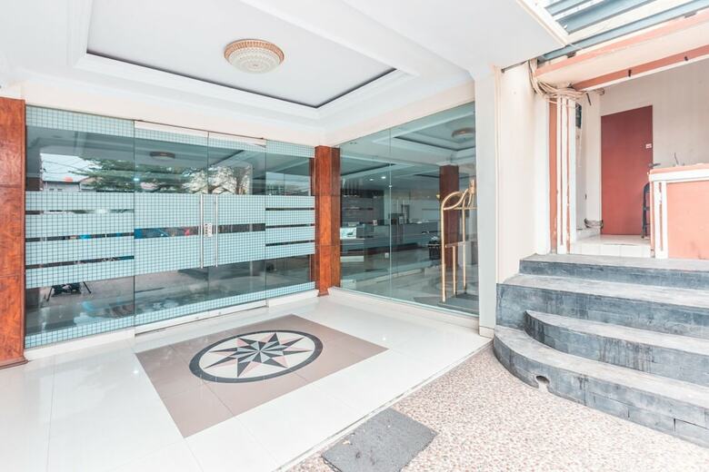 Hotel Oyo 1667 Wisma Lux Barkah