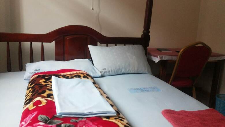 Hotel Leam Guesthouse