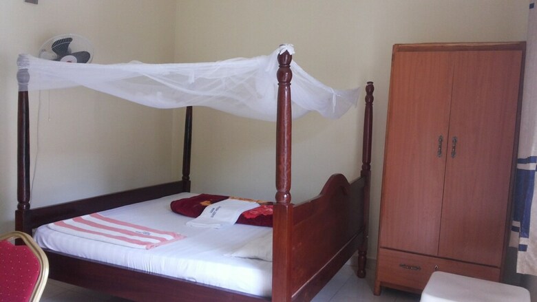 Hotel Leam Guesthouse