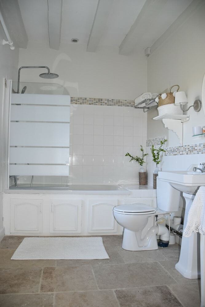 Hotel Le Petit Chateau de Sainte Colombe