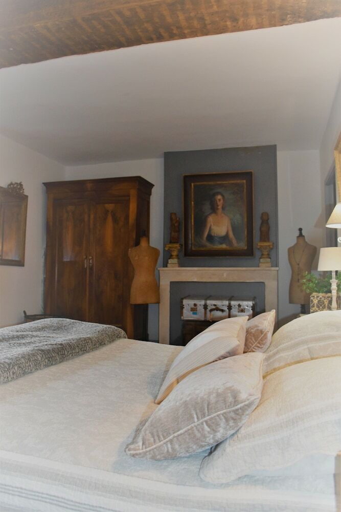 Hotel Le Petit Chateau de Sainte Colombe