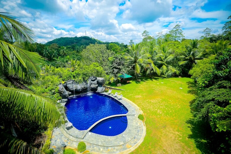 Hotel Thevni Holiday Resort