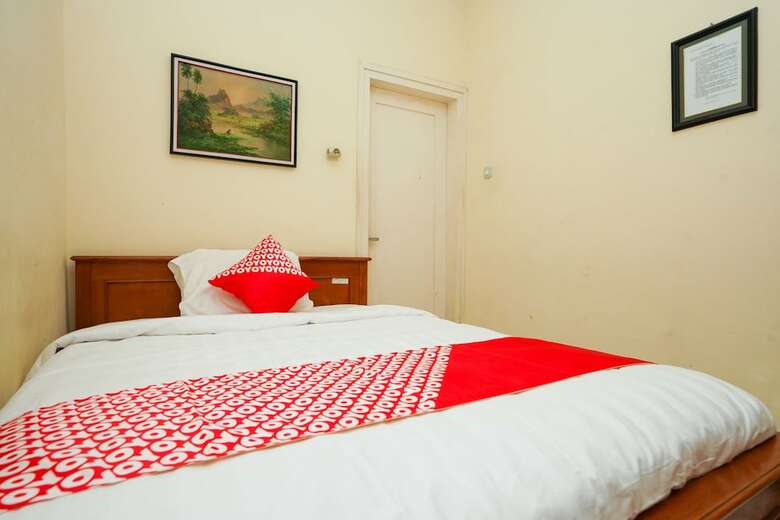 Hostal Oyo 1346 Sinergi Hotel Gresik