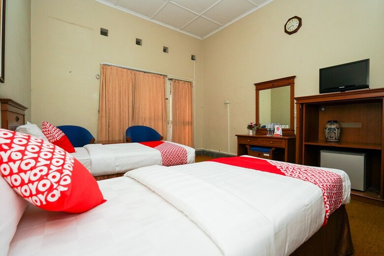 Hostal Oyo 1346 Sinergi Hotel Gresik