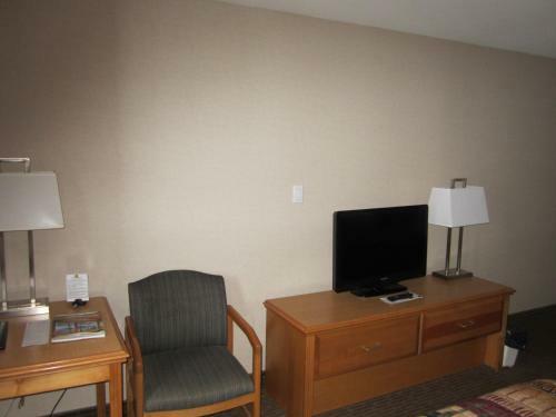 Hotel Woodlands Inn & Suites