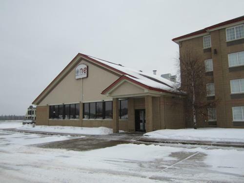 Hotel Woodlands Inn & Suites