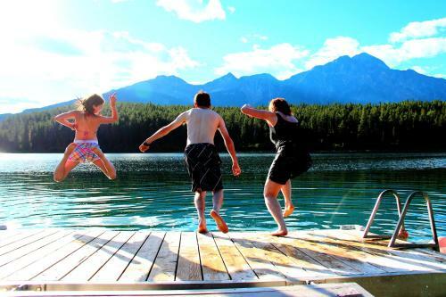 Hotel Patricia Lake Bungalows