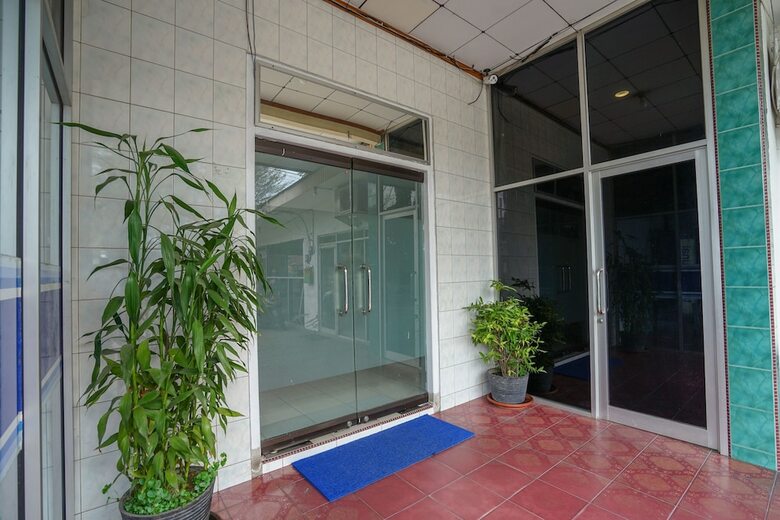 Oyo 1216 Hotel Sejati