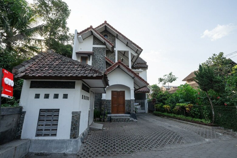 Hostal Oyo 1778 Omah Duwet