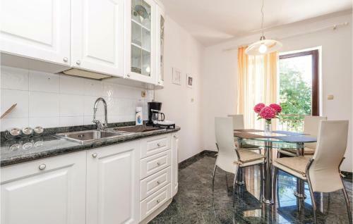 Two-bedroom Apartment In Matulji
