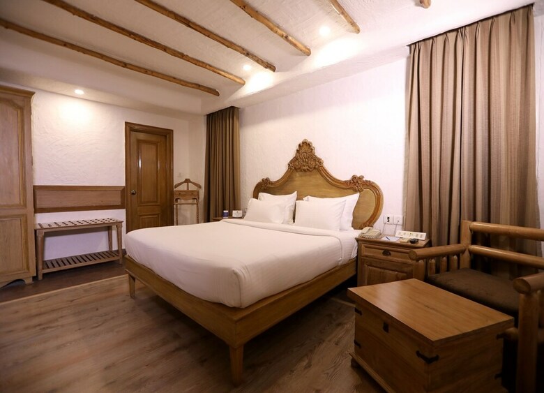Hotel Shravanthi Sarovar Portico