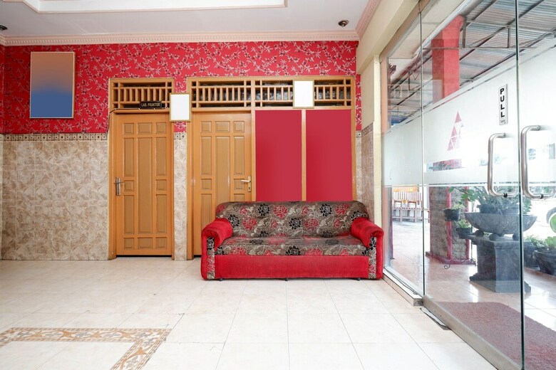 Oyo 1312 Graha Wisata Hotel