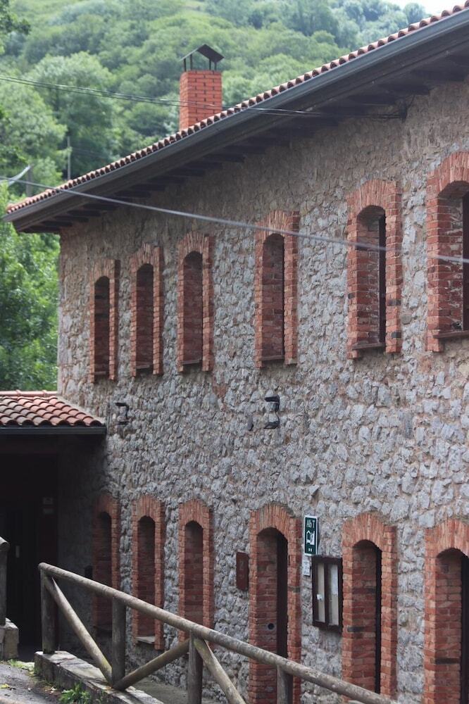 Hostal Albergue de Arrojo