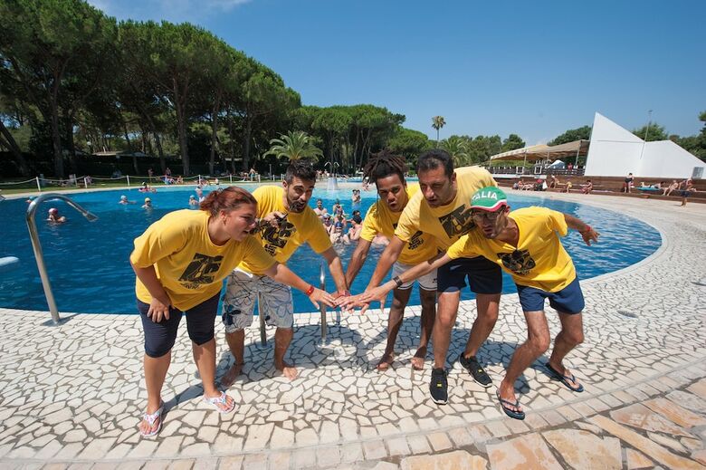 Happy Camp In Camping Baia Domizia