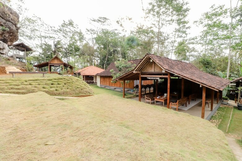 Hotel Omah Watu Blencong