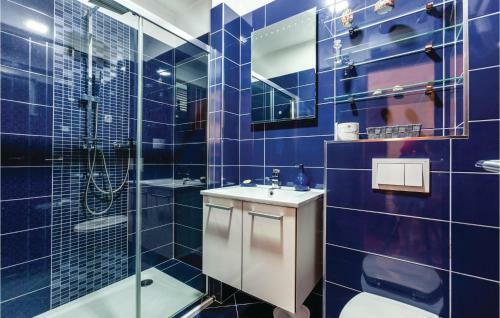 Two-bedroom Apartment In Podstrana