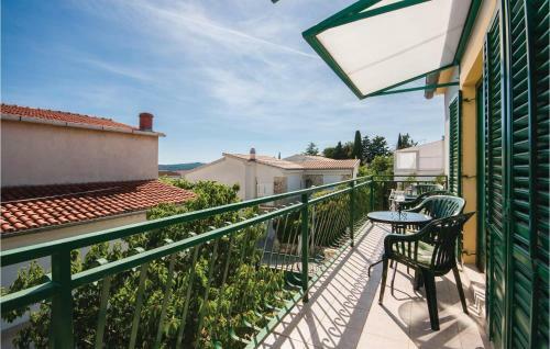 Three-bedroom Apartment In Pirovac