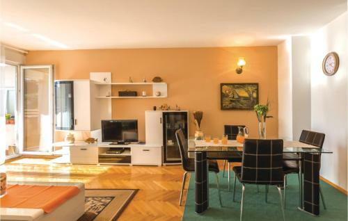 Two-bedroom Apartment In Ploce