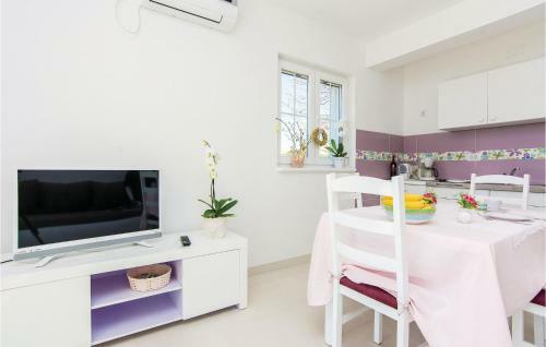 One-bedroom Apartment In Pakostane