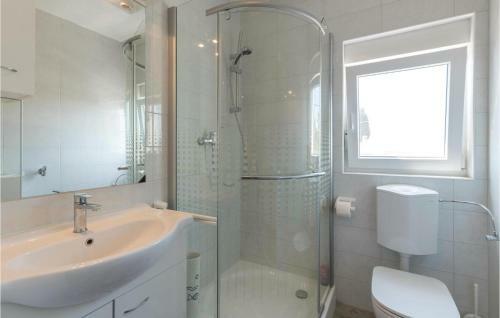 Two-bedroom Apartment In Peruski