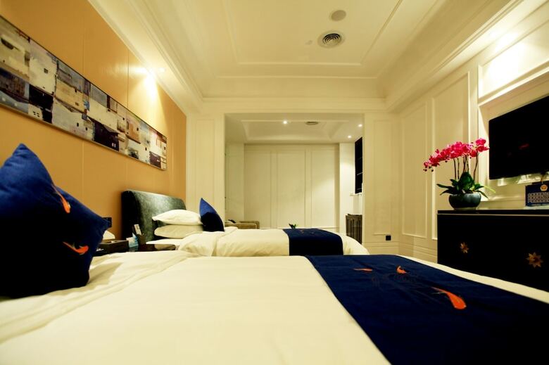 Liangchen Meijing Hotel