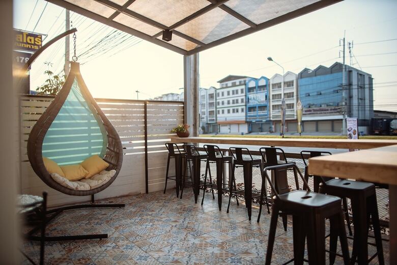 Hostal Sleep To Fly Hotel & Hostel