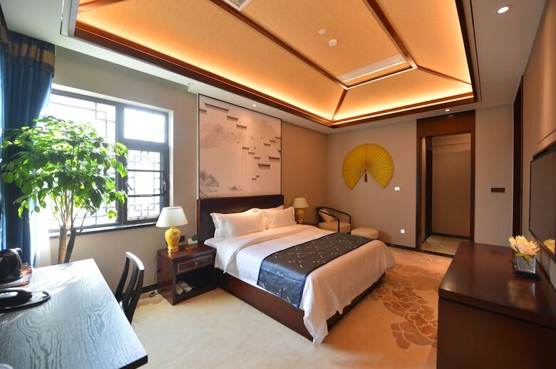 Jingcui Huanyi Hotel