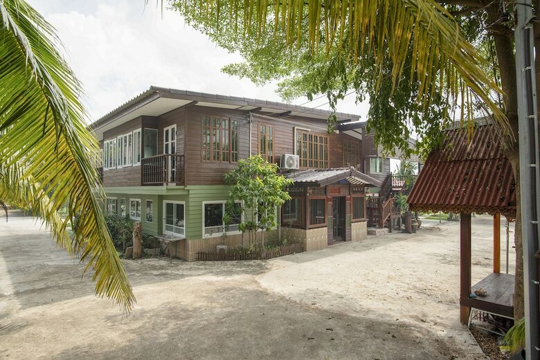 Hotel Oyo 402 Raknatee Resort