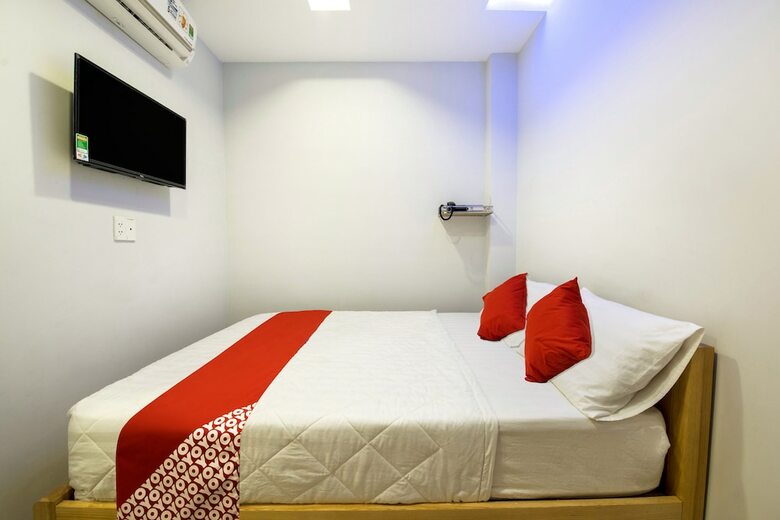 Oyo 471 White 1 Hotel