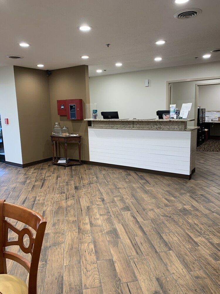Hotel Quality Inn & Suites