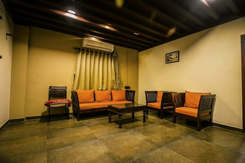 Hotel Patil Wada