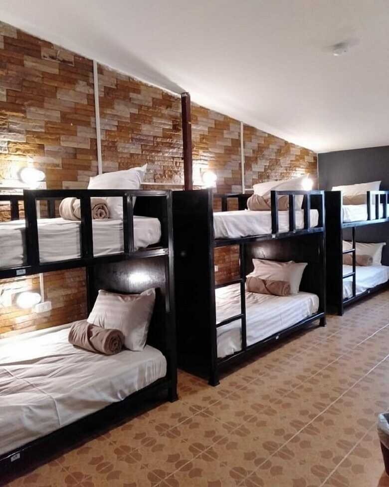 Hostal Bedcabin Hostel