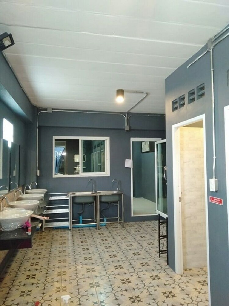 Hostal Bedcabin Hostel