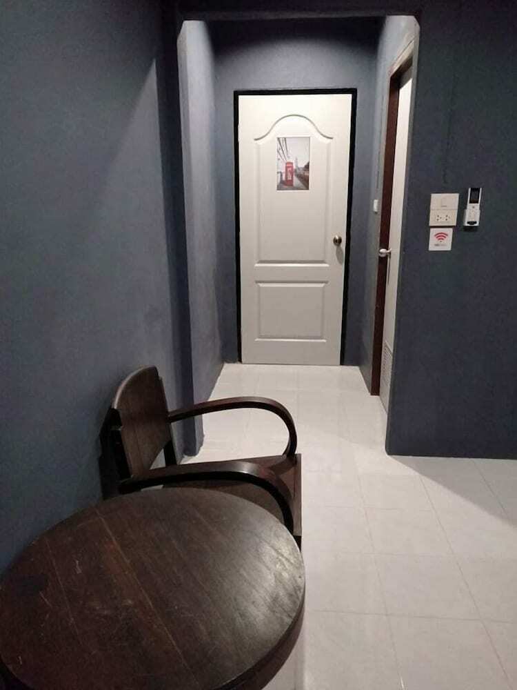 Hostal Bedcabin Hostel